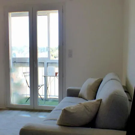 Pleasant With Balcony Near The Sea Appartement