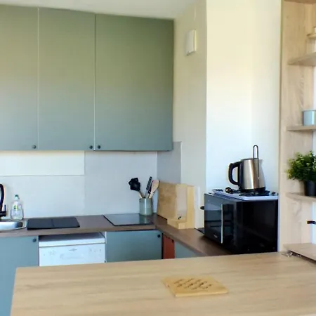 Pleasant With Balcony Near The Sea Appartement *